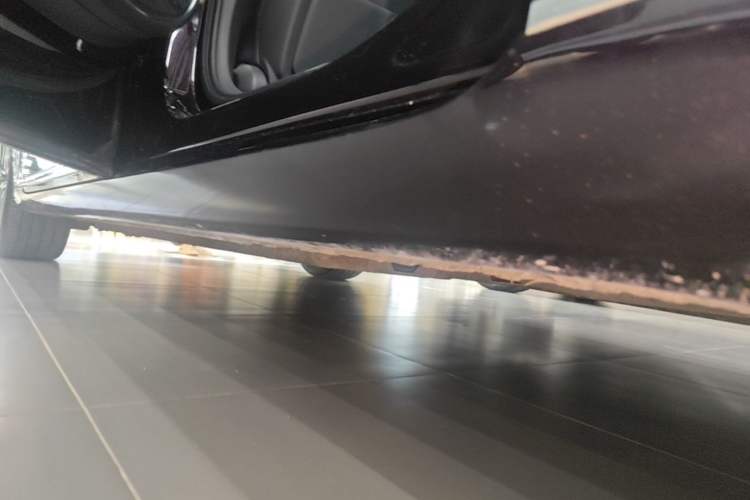 Used Hongqi H9 2022 2.0T Smart Connect Flagship Edition Left Side Sill
