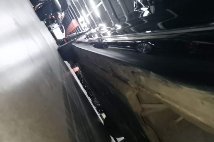 Used Hongqi H9 2022 2.0T Smart Connect Flagship Edition Left Side Sill