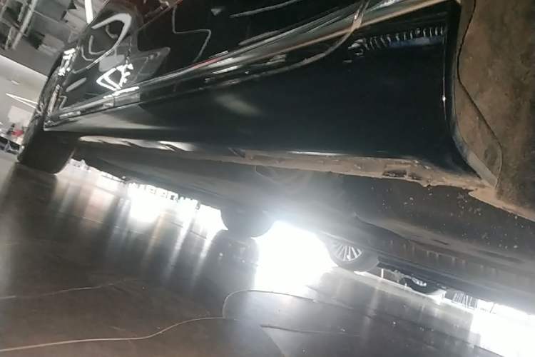 Used Hongqi H9 2022 2.0T Smart Connect Flagship Edition Left Side Sill