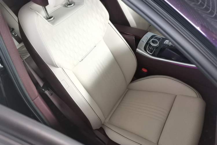 Used Hongqi H9 2022 2.0T Smart Connect Flagship Edition Right Front Seat