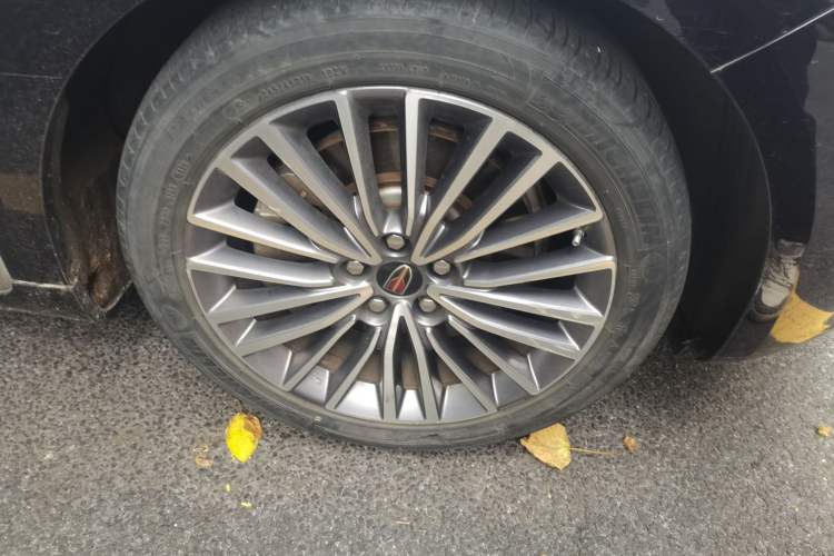 Used Hongqi H9 2022 2.0T Smart Connect Flagship Edition Right Front Wheel Hub
