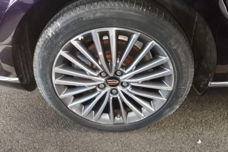 Used Hongqi H9 2022 2.0T Smart Connect Flagship Edition Right Rear Wheel Hub