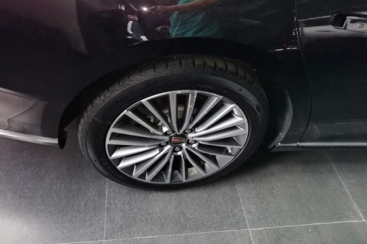 Used Hongqi H9 2022 2.0T Smart Connect Flagship Edition Right Rear Wheel Hub