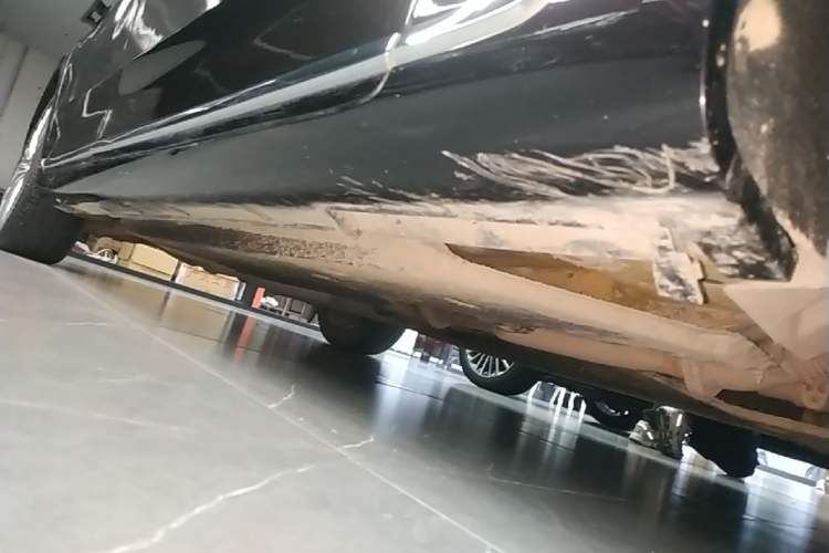 Used Hongqi H9 2022 2.0T Smart Connect Flagship Edition Right Side Sill