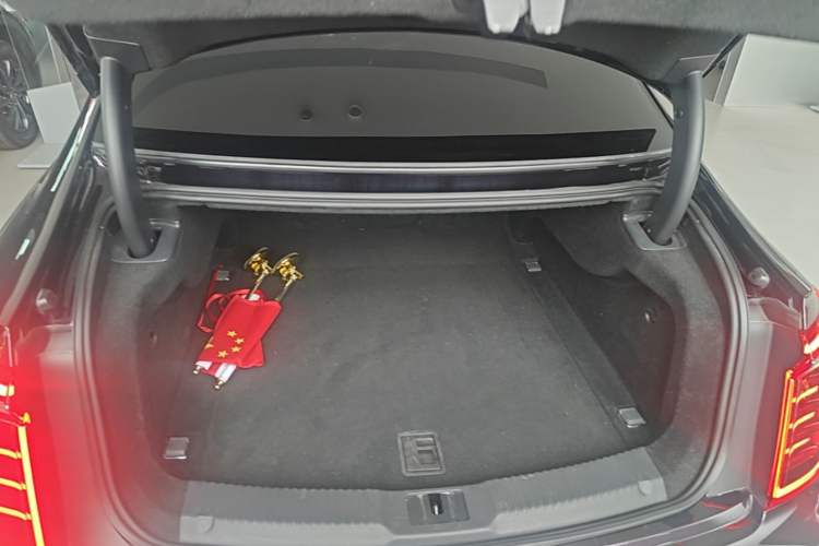 Used Hongqi H9 2022 2.0T Smart Connect Flagship Edition Trunk