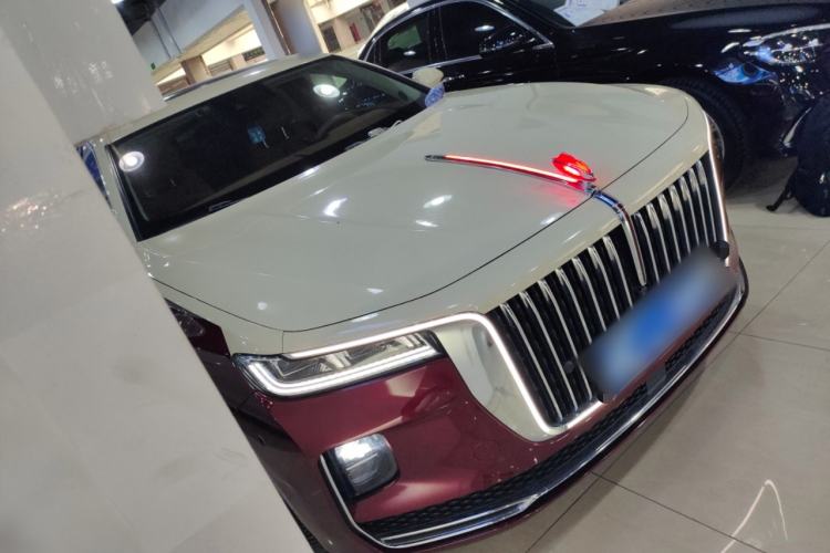 Used Hongqi H9 2022 2.0T Smart Connect Flagship Edition Front Right 45 Deg