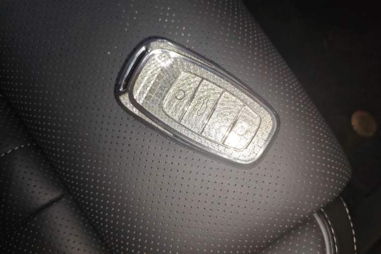 Used Hongqi H9 2022 2.0T Smart Connect Flagship Edition Interior 1