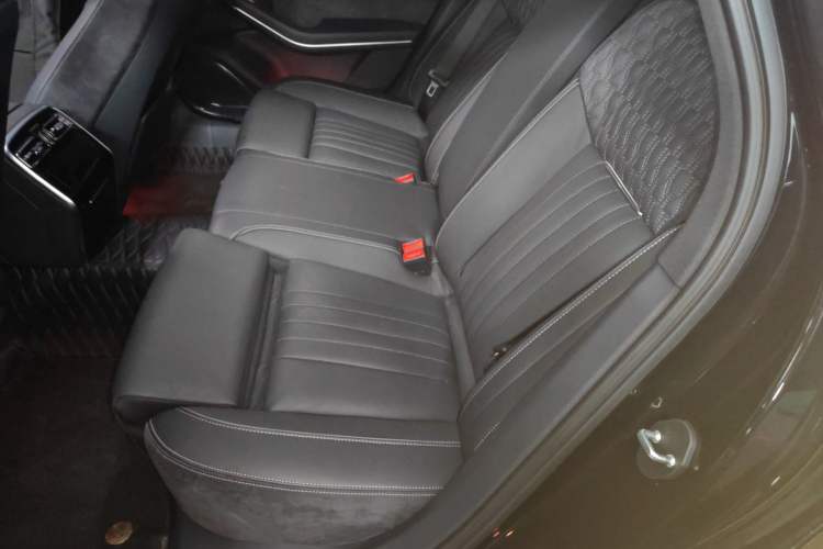 Used Hongqi H9 2022 2.0T Smart Connect Flagship Edition Left Rear Seat