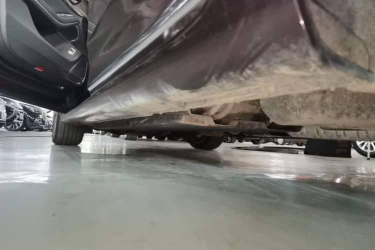 Used Hongqi H9 2022 2.0T Smart Connect Flagship Edition Left Side Sill
