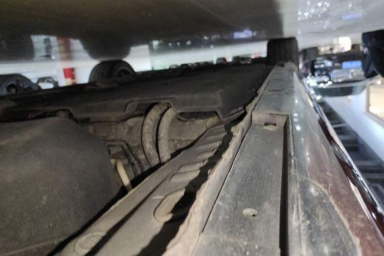 Used Hongqi H9 2022 2.0T Smart Connect Flagship Edition Left Side Sill