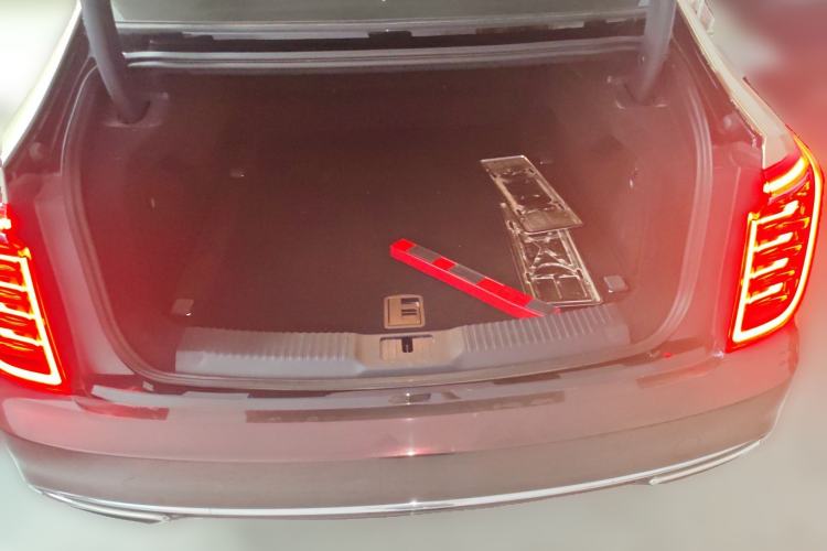 Used Hongqi H9 2022 2.0T Smart Connect Flagship Edition Trunk