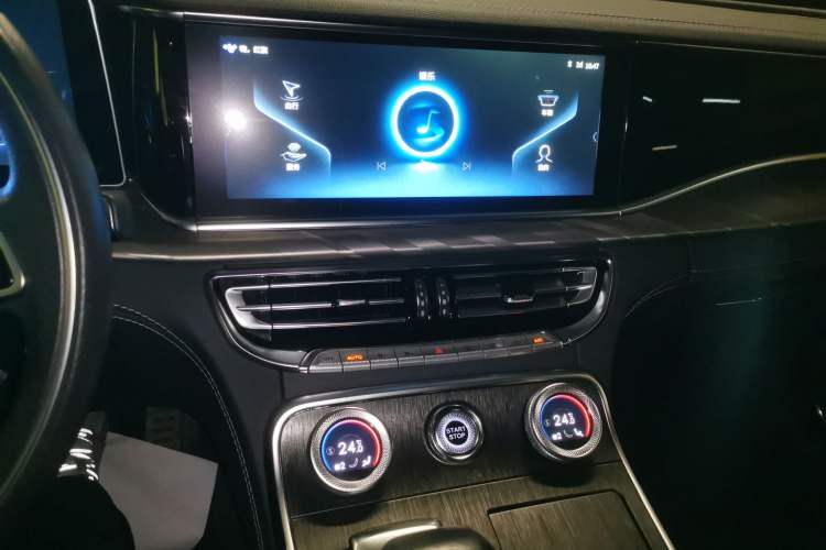 Used Hongqi H9 2022 2.0T Smart Connect Flagship Edition Audio And AC Panel