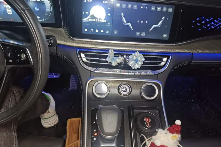 Used Hongqi H9 2022 3.0T Smart Connect Flagship Four-Seater Version Audio And AC Panel
