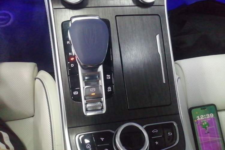Used Hongqi H9 2022 3.0T H9+ Premium Custom Edition Gear Lever