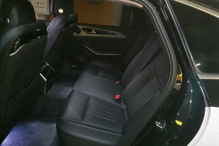 Used Hongqi H9 2022 2.0T Smart Connect Flagship Edition Left Rear Seat