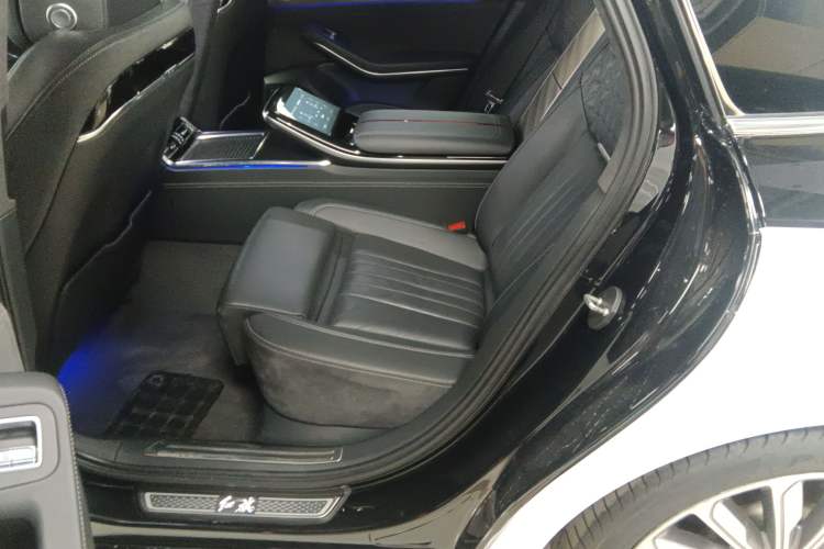 Used Hongqi H9 2022 3.0T Smart Connect Flagship Four-Seater Version Left Rear Seat