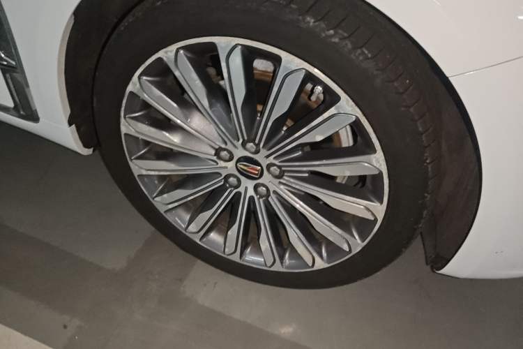 Used Hongqi H9 2022 3.0T Smart Connect Flagship Four-Seater Version Right Front Wheel Hub