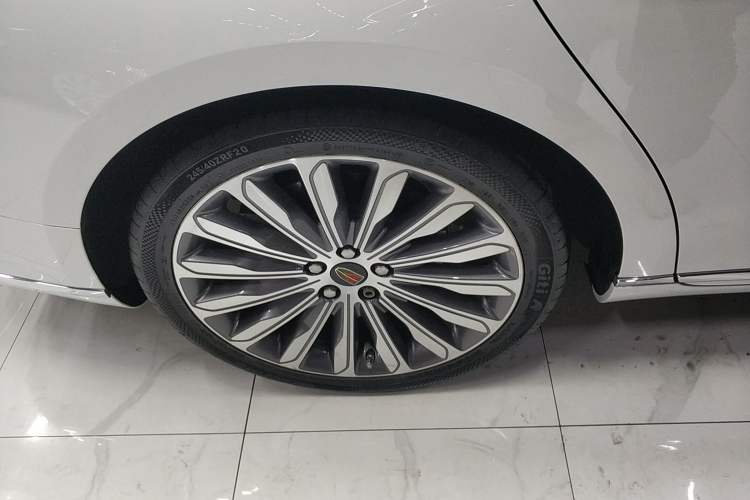 Used Hongqi H9 2022 3.0T Smart Connect Flagship Four-Seater Version Right Rear Wheel Hub