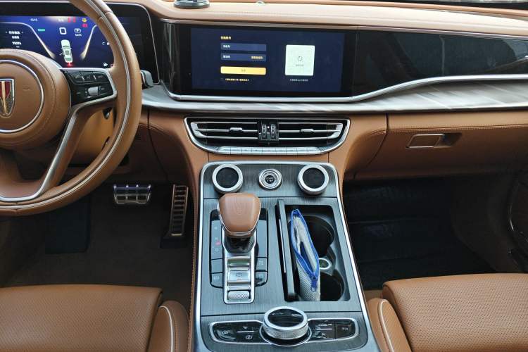 Used Hongqi H9 2023 2.0T Smart Connect Flagship Edition Audio And AC Panel