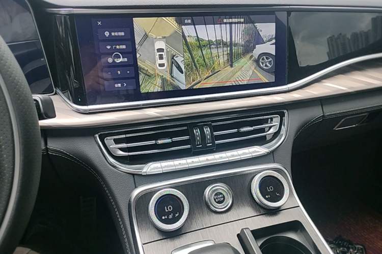 Used Hongqi H9 2023 2.0T Smart Connect Flagship Edition Audio And AC Panel