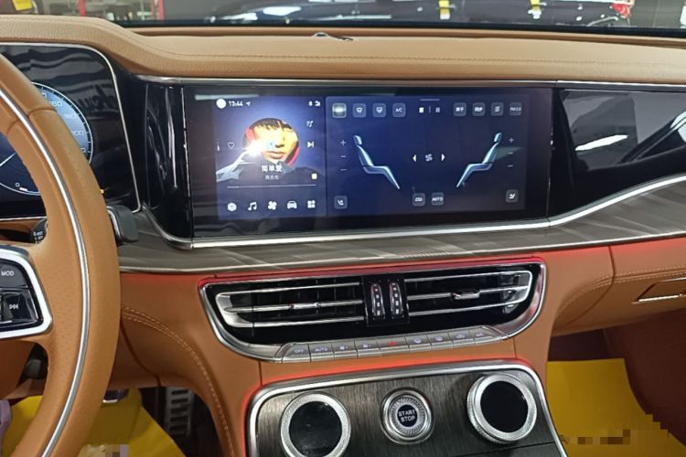 Used Hongqi H9 2023 2.0T Smart Connect Flagship Edition Audio And AC Panel