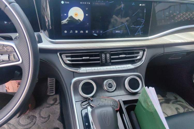 Used Hongqi H9 2023 2.0T Smart Connect Flagship Edition Audio And AC Panel