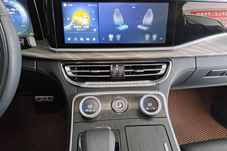 Used Hongqi H9 2023 2.0T Smart Connect Flagship Edition Audio And AC Panel