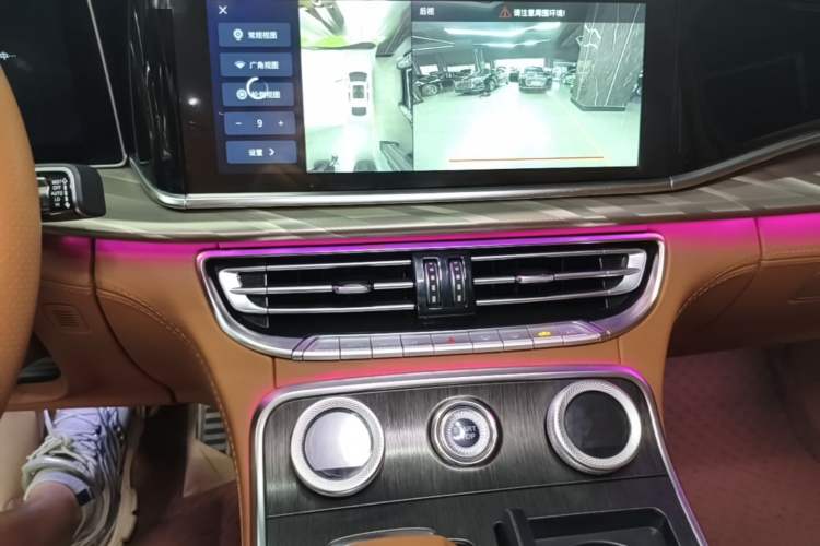 Used Hongqi H9 2023 2.0T Smart Connect Flagship Edition Audio And AC Panel