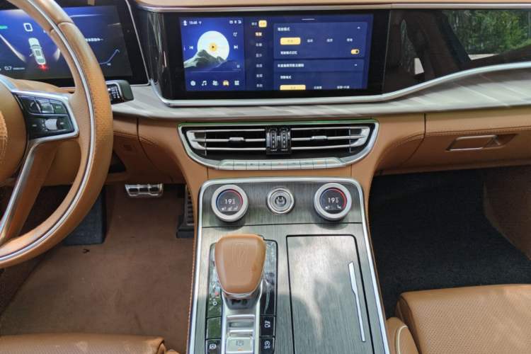 Used Hongqi H9 2023 2.0T Smart Connect Flagship Edition Audio And AC Panel