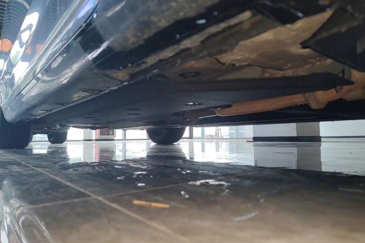 Used Hongqi H9 2023 2.0T Smart Connect Flagship Edition Chassis Front Right