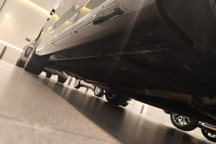 Used Hongqi H9 2023 2.0T Smart Connect Flagship Edition Chassis Front Right