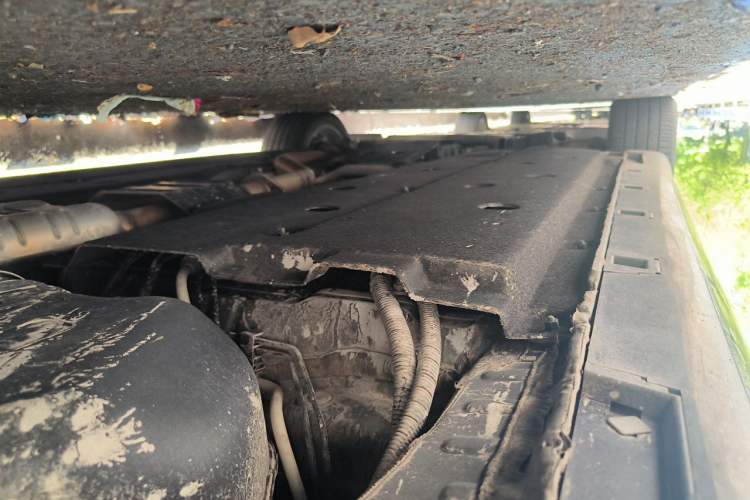 Used Hongqi H9 2023 2.0T Smart Connect Flagship Edition Chassis Rear Left