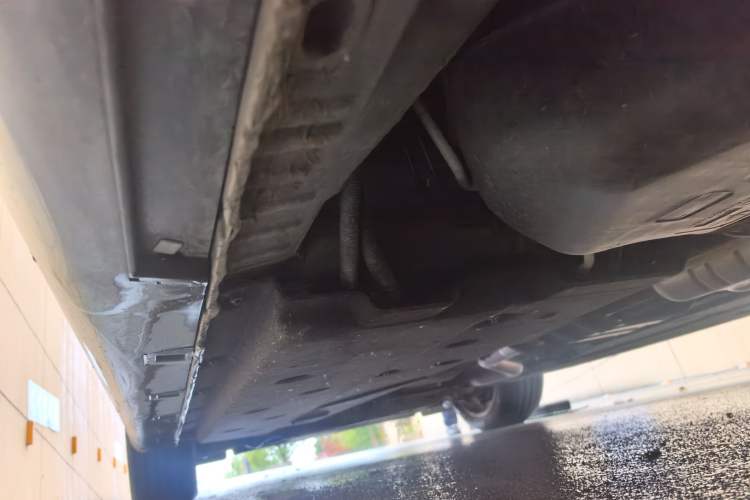 Used Hongqi H9 2023 2.0T Smart Connect Flagship Edition Chassis Rear Left