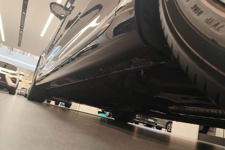 Used Hongqi H9 2023 2.0T Smart Connect Flagship Edition Chassis Rear Left
