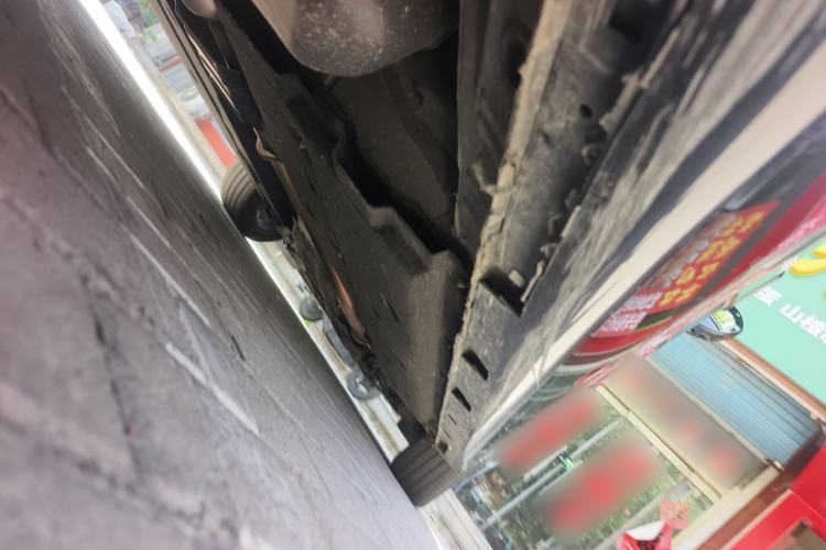 Used Hongqi H9 2023 2.0T Smart Connect Flagship Edition Chassis Rear Right