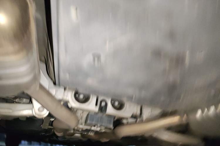 Used Hongqi H9 2023 2.0T Smart Connect Flagship Edition Chassis Rear