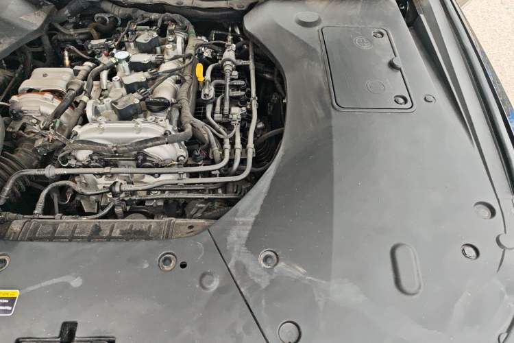 Used Hongqi H9 2023 2.0T Smart Connect Flagship Edition Engine Bay Left