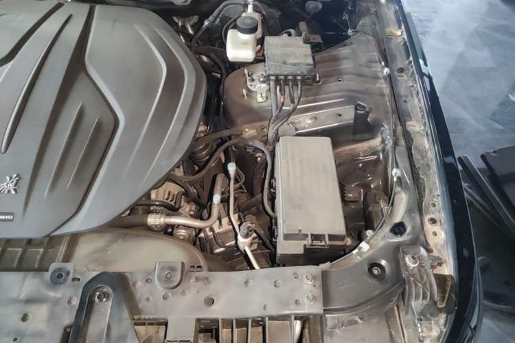 Used Hongqi H9 2023 2.0T Smart Connect Flagship Edition Engine Bay Left
