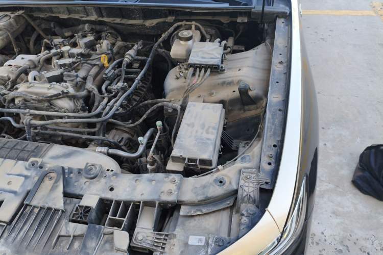 Used Hongqi H9 2023 2.0T Smart Connect Flagship Edition Engine Bay Left