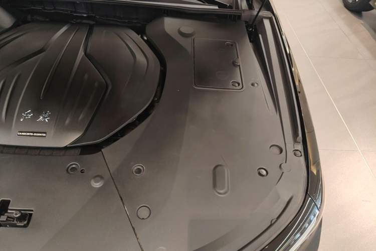Used Hongqi H9 2023 2.0T Smart Connect Flagship Edition Engine Bay Left