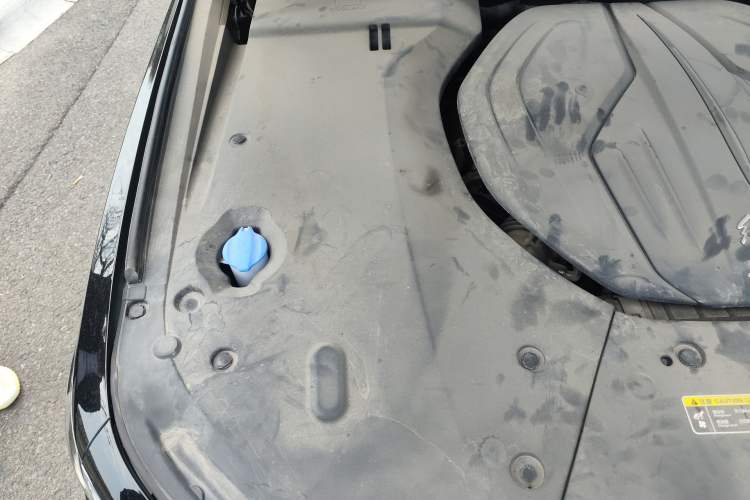 Used Hongqi H9 2023 2.0T Smart Connect Flagship Edition Engine Bay Right