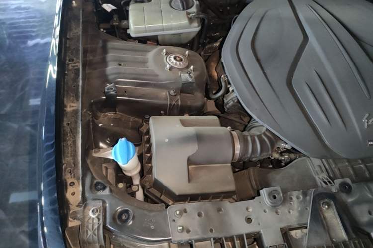 Used Hongqi H9 2023 2.0T Smart Connect Flagship Edition Engine Bay Right