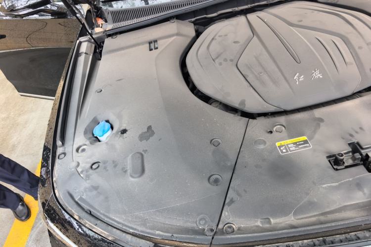 Used Hongqi H9 2023 2.0T Smart Connect Flagship Edition Engine Bay Right