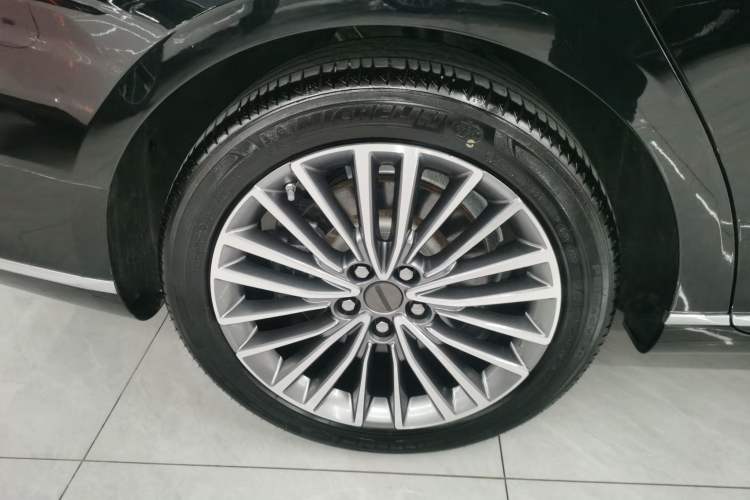 Used Hongqi H9 2023 2.0T Smart Connect Flagship Edition Exterior 5
