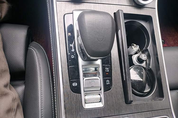 Used Hongqi H9 2023 2.0T Smart Connect Flagship Edition Gear Lever