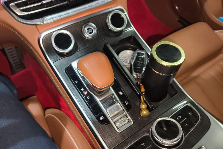 Used Hongqi H9 2023 2.0T Smart Connect Flagship Edition Gear Lever