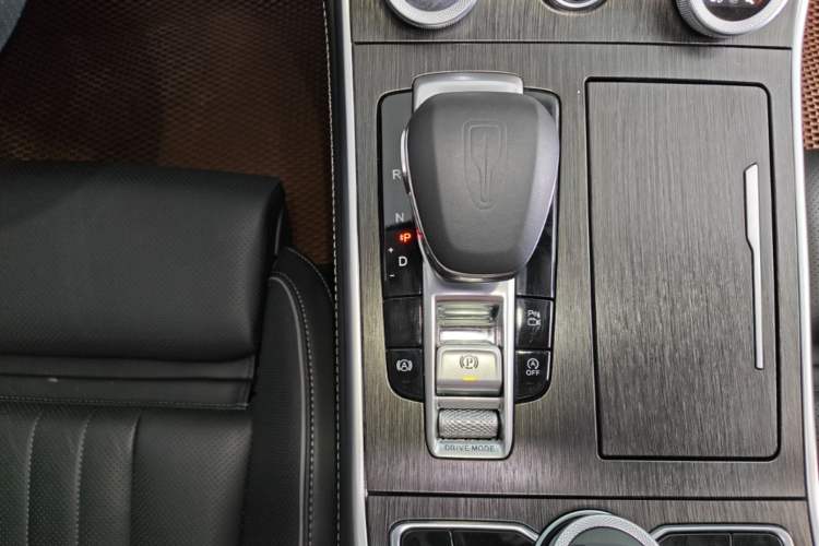 Used Hongqi H9 2023 2.0T Smart Connect Flagship Edition Gear Lever