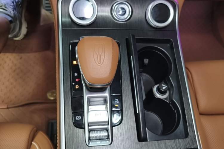 Used Hongqi H9 2023 2.0T Smart Connect Flagship Edition Gear Lever