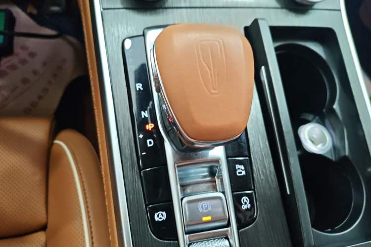 Used Hongqi H9 2023 2.0T Smart Connect Flagship Edition Gear Lever