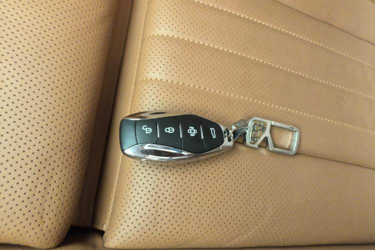 Used Hongqi H9 2023 2.0T Smart Connect Flagship Edition Interior 1